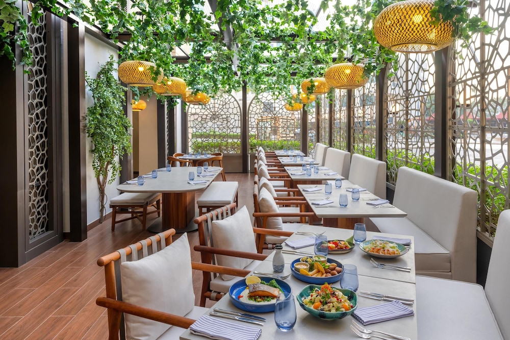 restaurant cafeteria