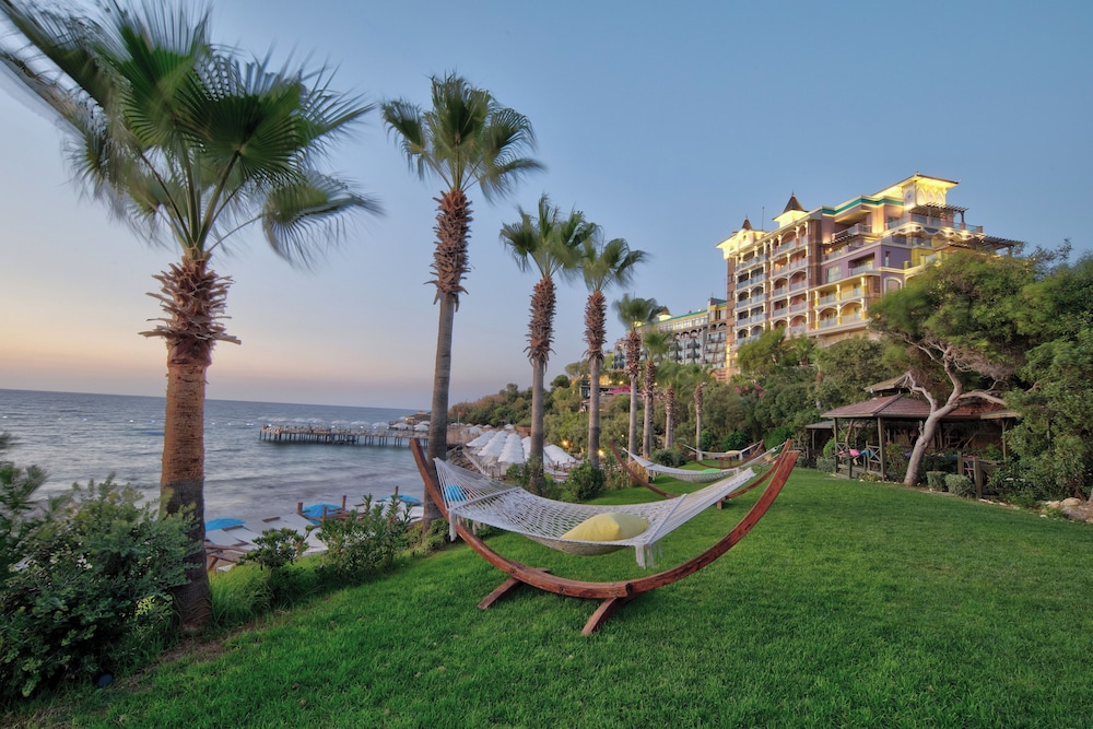 Merit Crystal Cove Hotel Casino & Spa 15/48