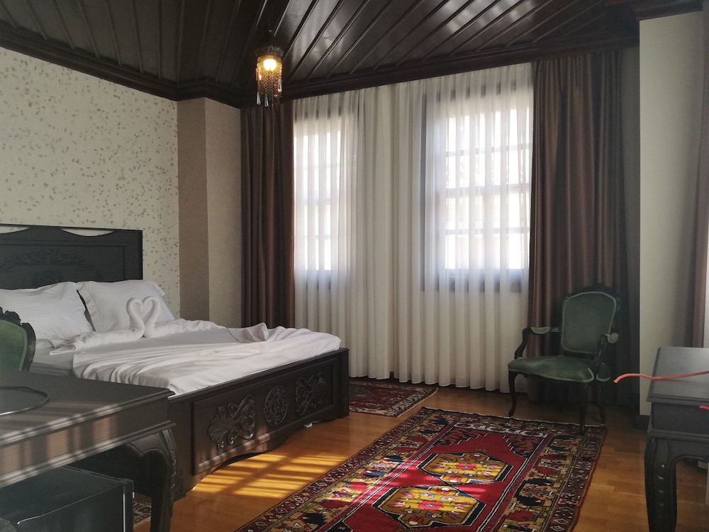 Woo Town Suites 9/43