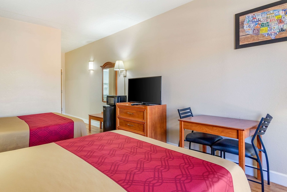 Econo Lodge Lookout Mountain 26/63