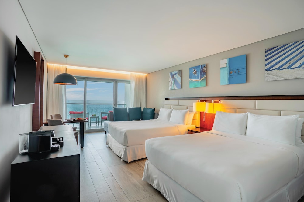 STANDARD, 2 QUEEN BEDS