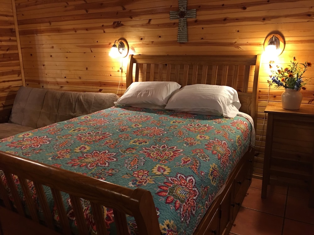 Frio Springs Lodges 6/50