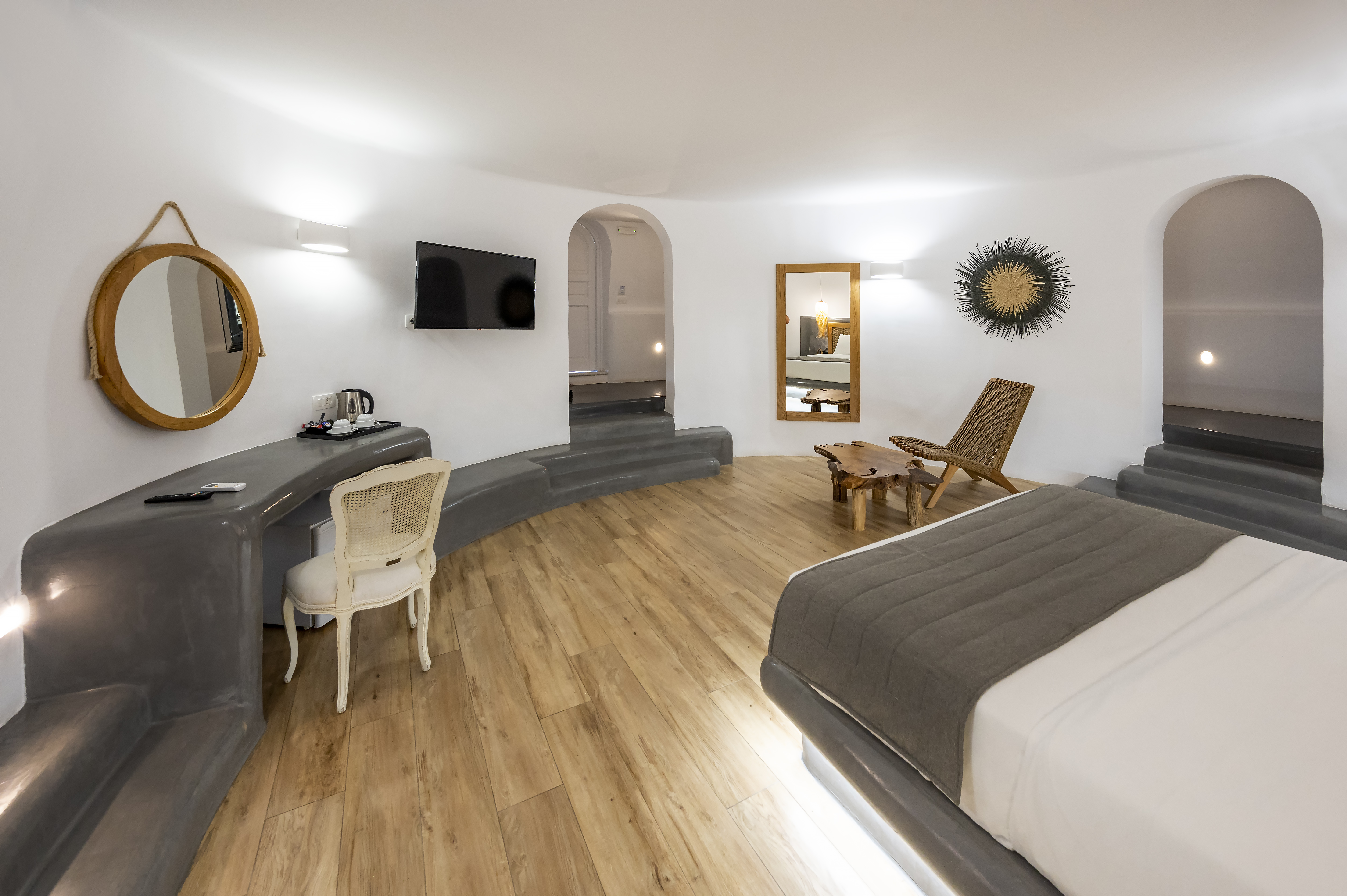 Windmill, Suite, Shared Pool