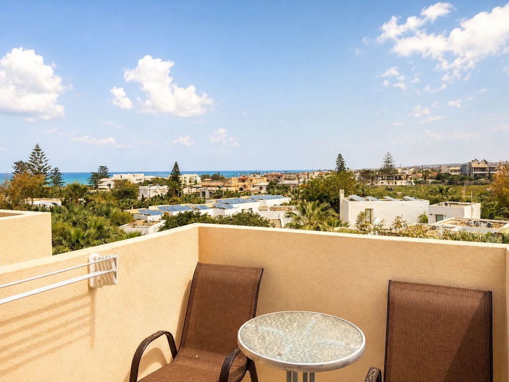 ST. CONSTANTIN SEA HOTEL AND SPA RESORT 38/50