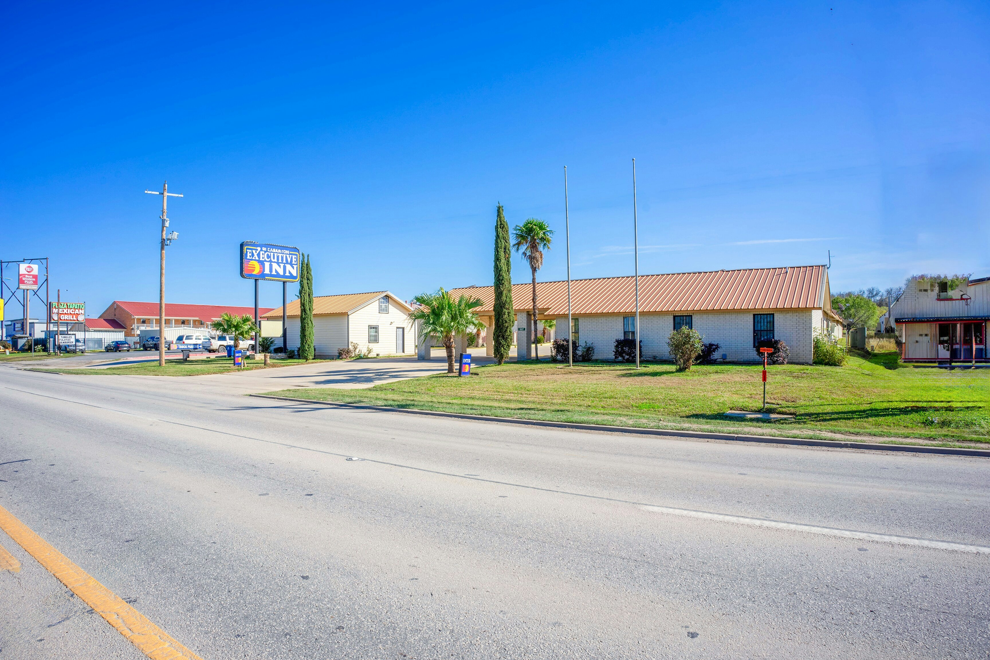 Pleasanton Executive Inn By OYO 22/42