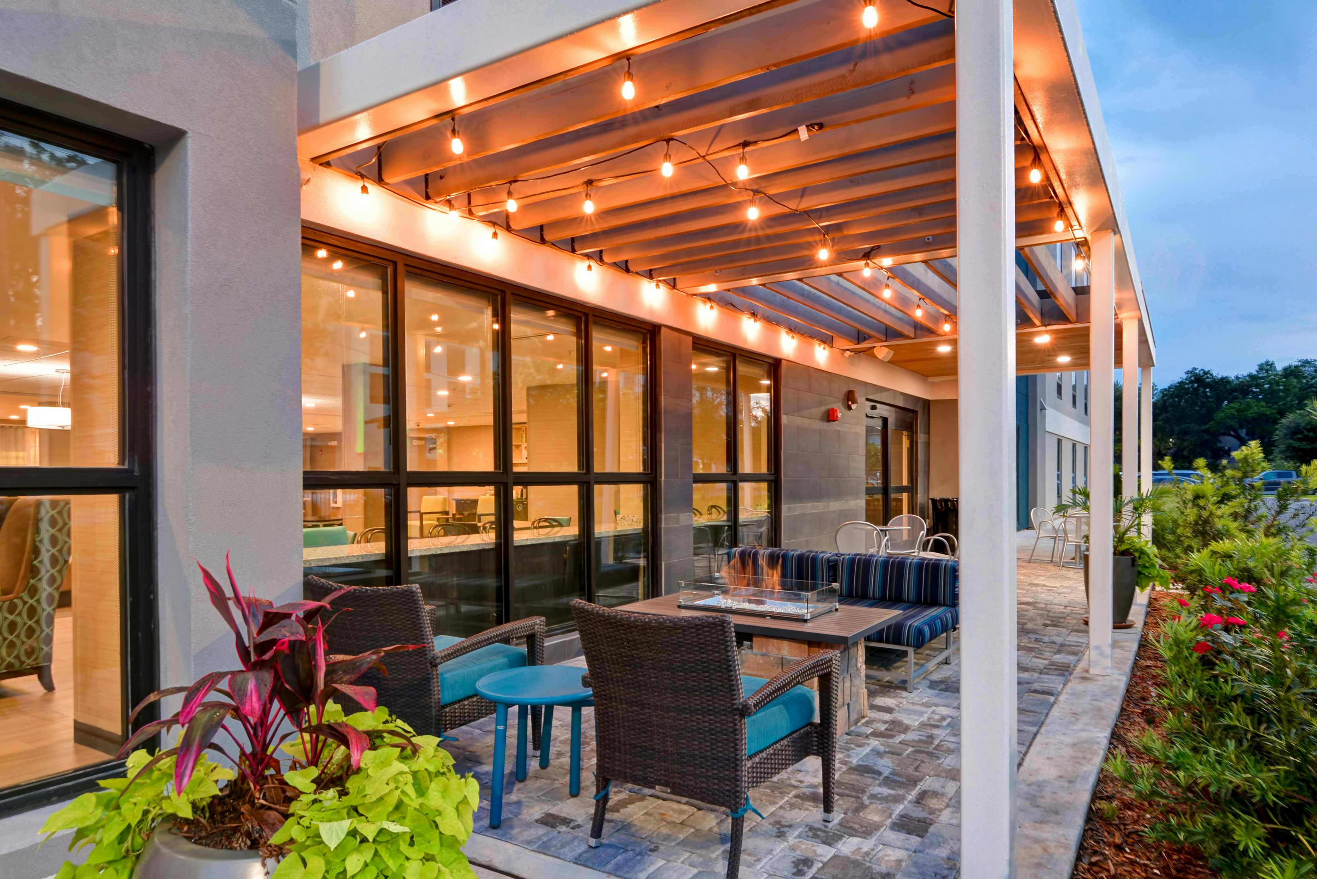Home2 Suites By Hilton Pensacola I 10 At North Davis Hwy Fl 28/46
