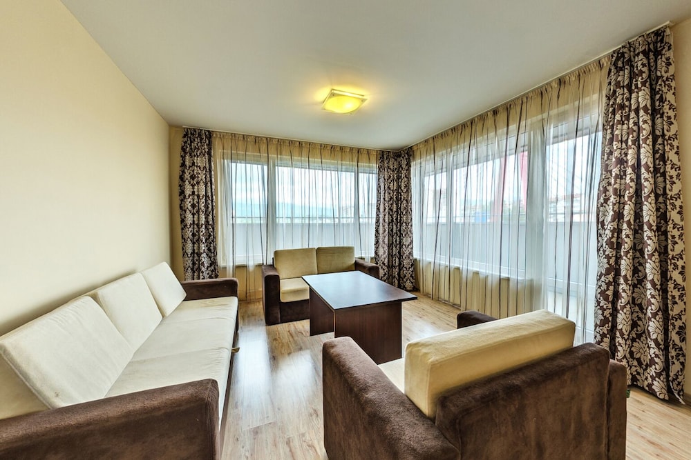 Hotel Arena 6/16