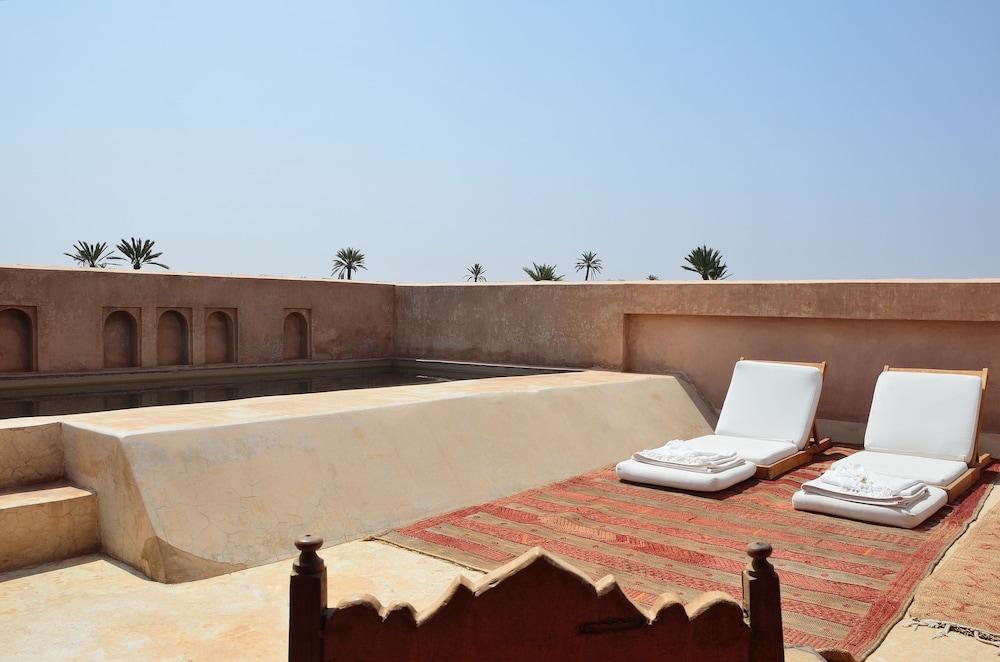 Ksar Char Bagh 4/85