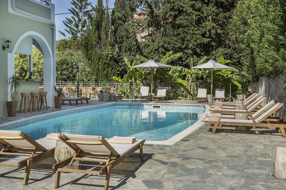 La Signora Hotel 46/50