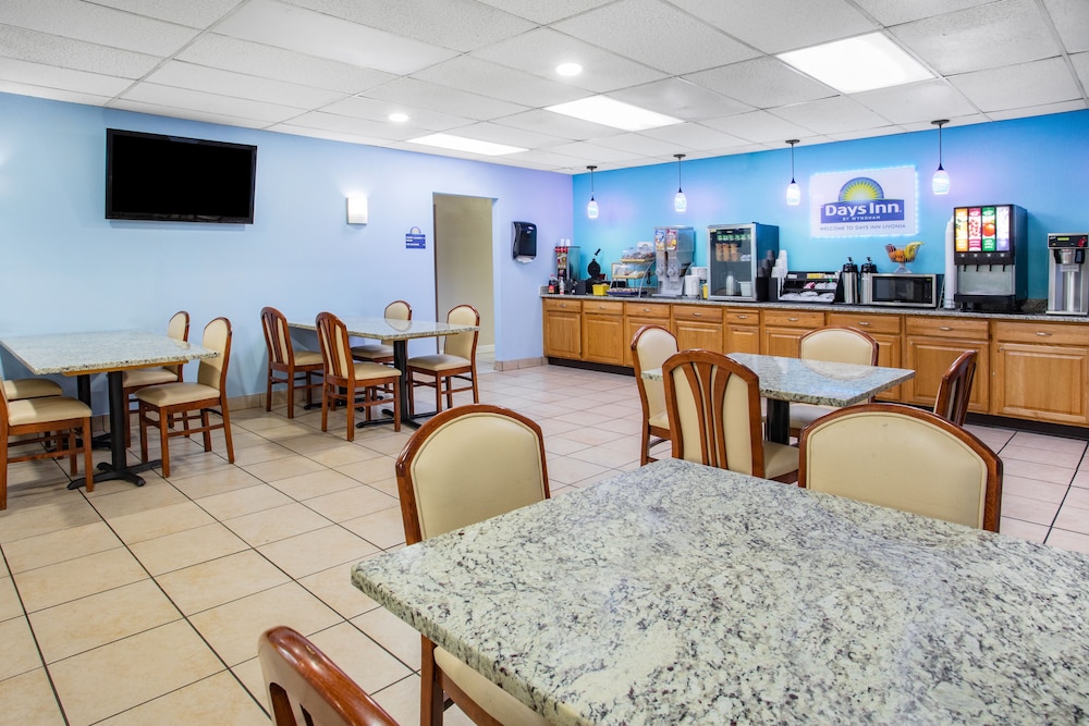 Travelodge by Wyndham Livonia/Canton/Novi Detroit Area 14/22