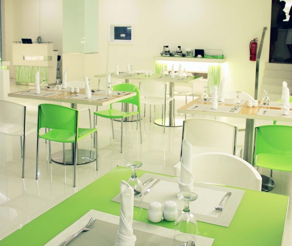 HOTEL EVERBRIGHT AMBON 23/26