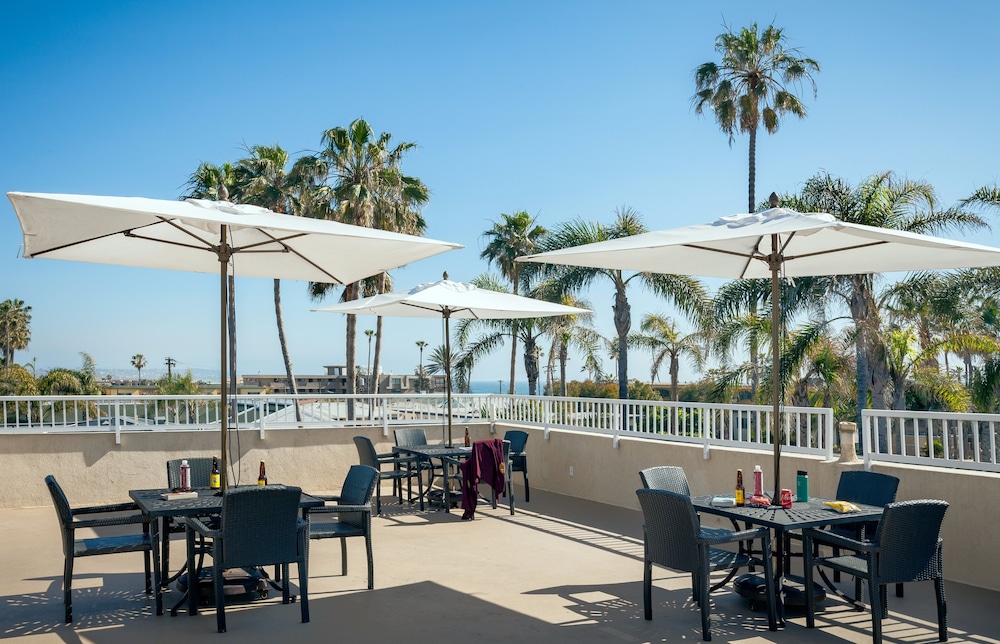 Pb Surf Beachside Inn 7/31
