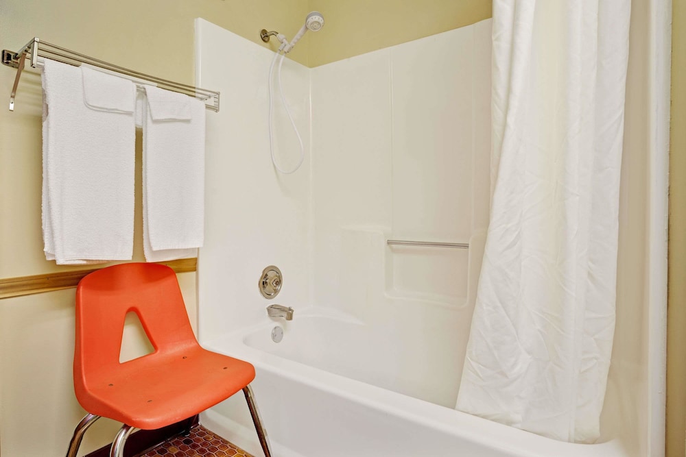 Days Inn by Wyndham Monticello 15/24