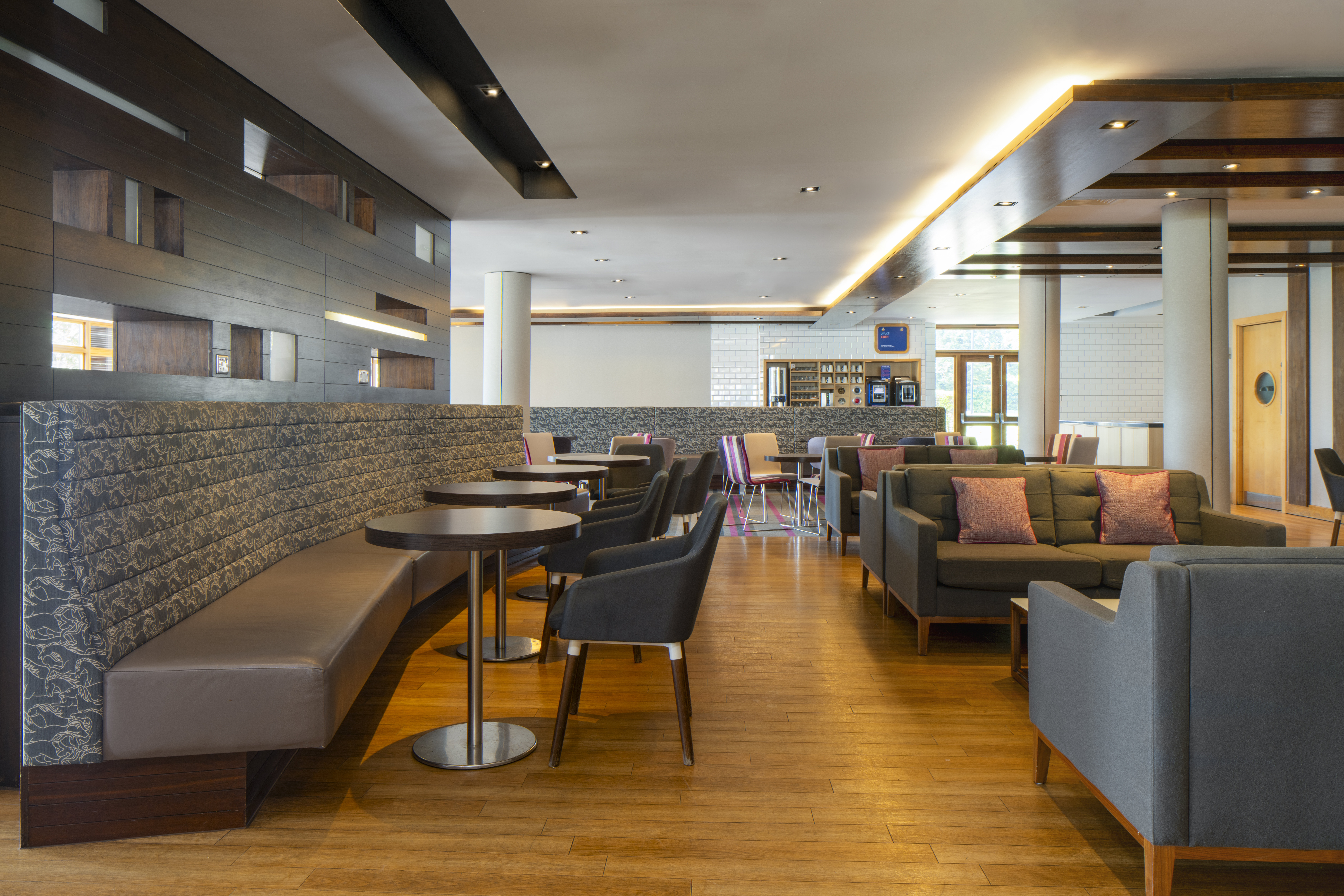 Holiday Inn Express London Epsom Downs 44/69