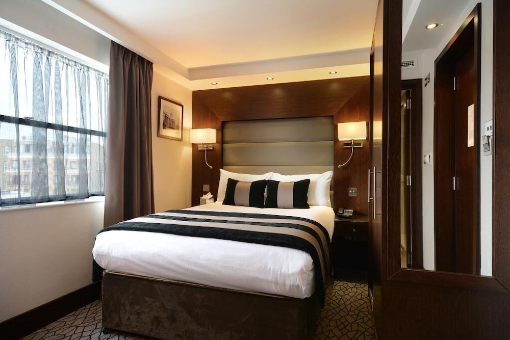 Park Grand London Kensington 6/28