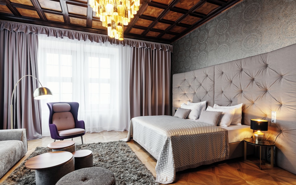 جناح، Grandhotel Brno 2/6