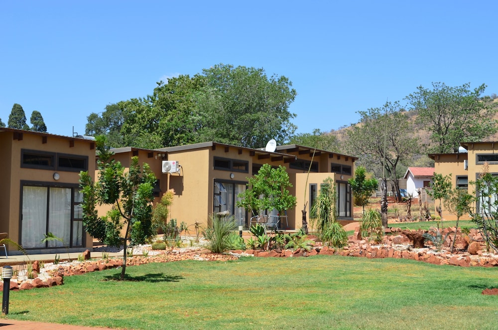 Manor Hills Guest Lodge 27/40
