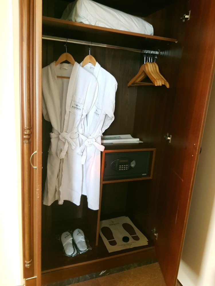 Madisson Hotel 31/60