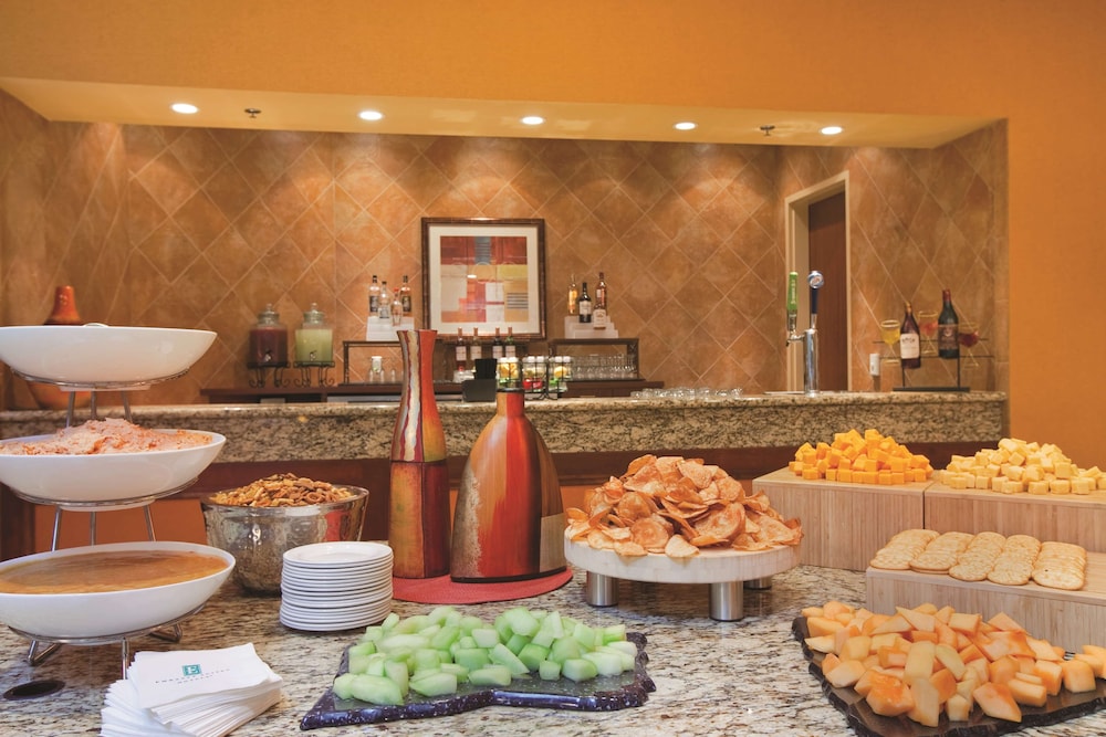 Embassy Suites By Hilton E Peoria Riverfront Conf Center 45/60