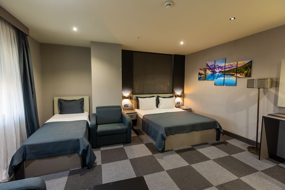 غرفة ديلوكس عائلية بسرير كينج وسرير فردي، Tryp By Wyndham Istanbul Sancaktepe 4/10