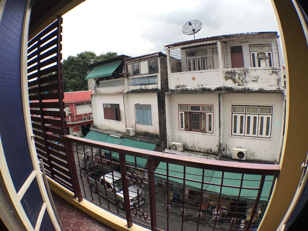 Roof View Place 2/64