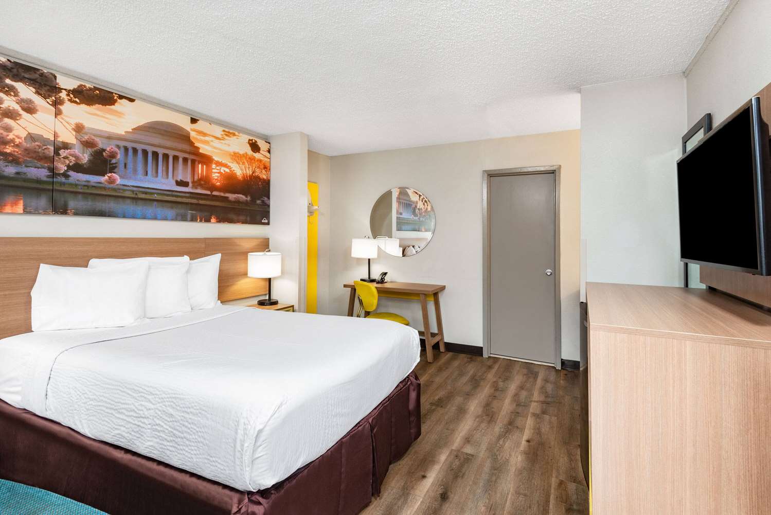 Days Inn By Wyndham Charlottesville/University Area 15/43