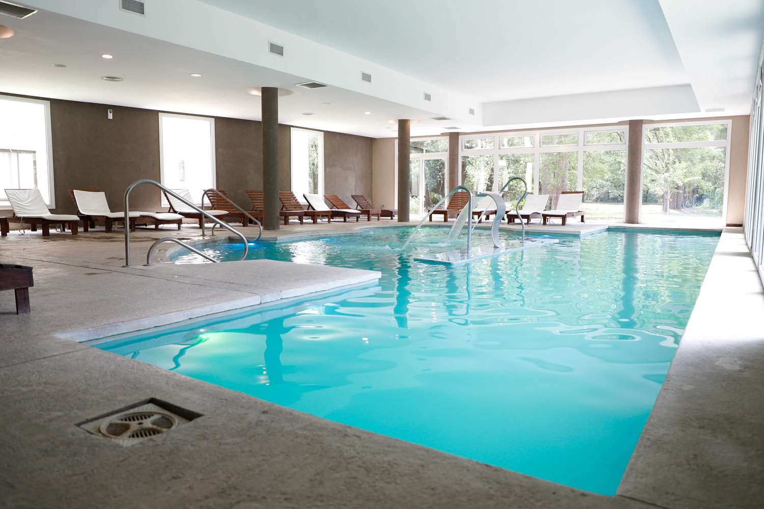 Howard Johnson by Wyndham Escobar Hotel 31/40