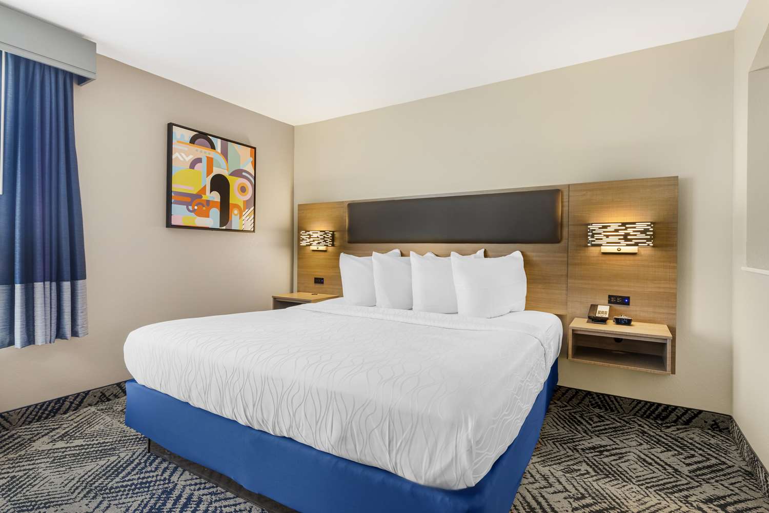 Suite, King Bed, Sofa