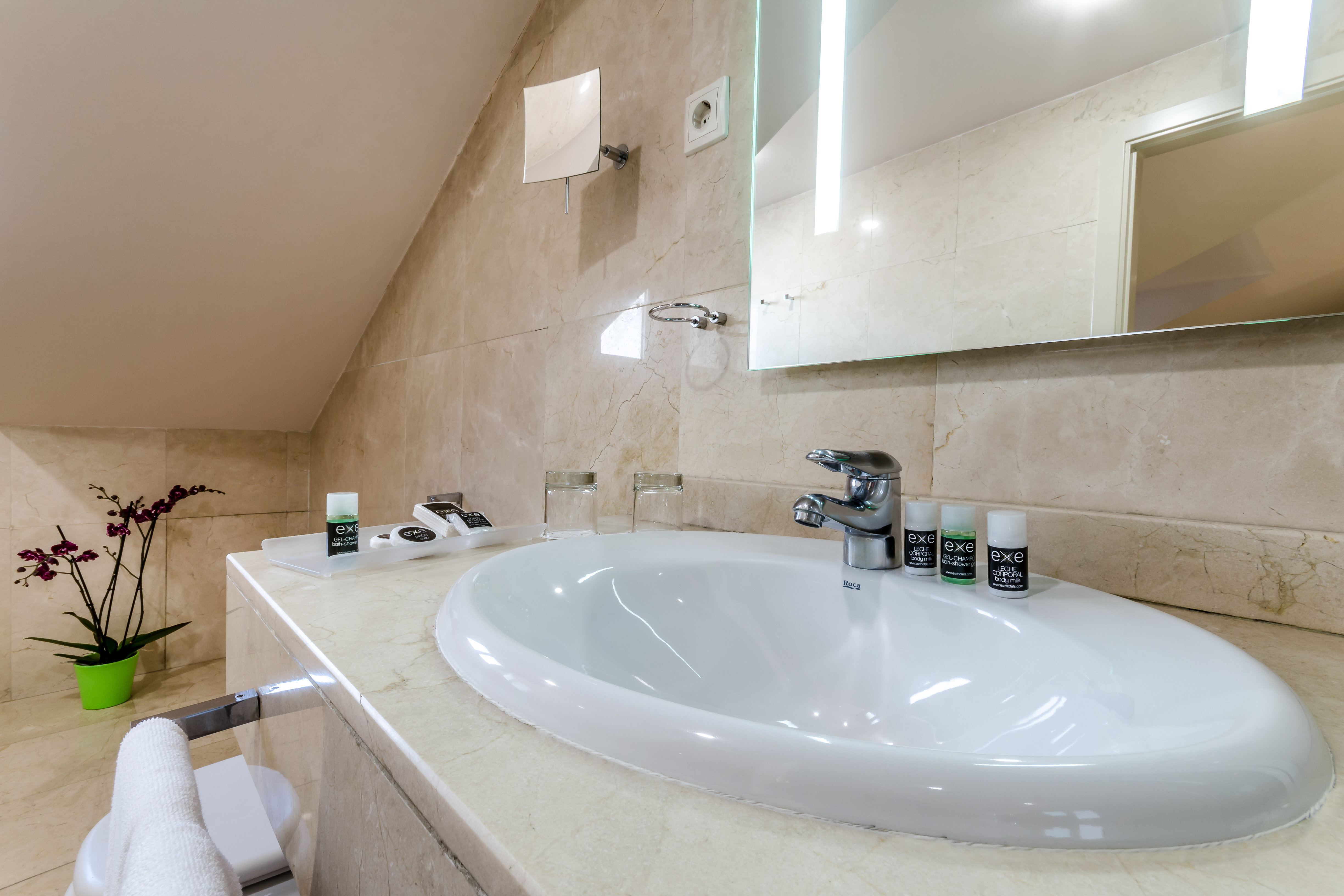 Exe Suites 33 49/55