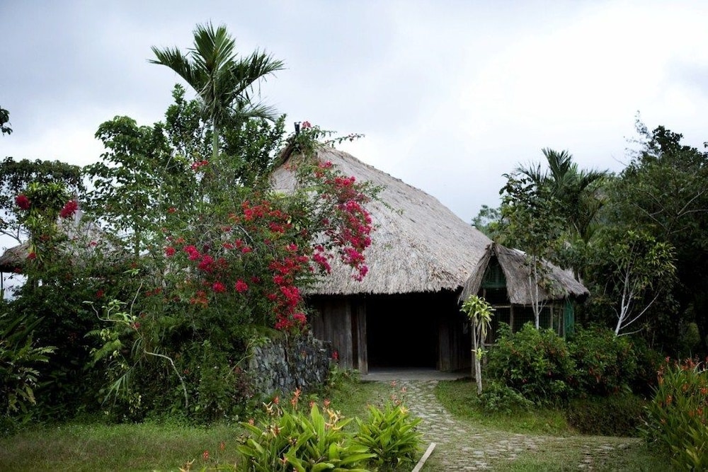 Native Village Inn 28/31