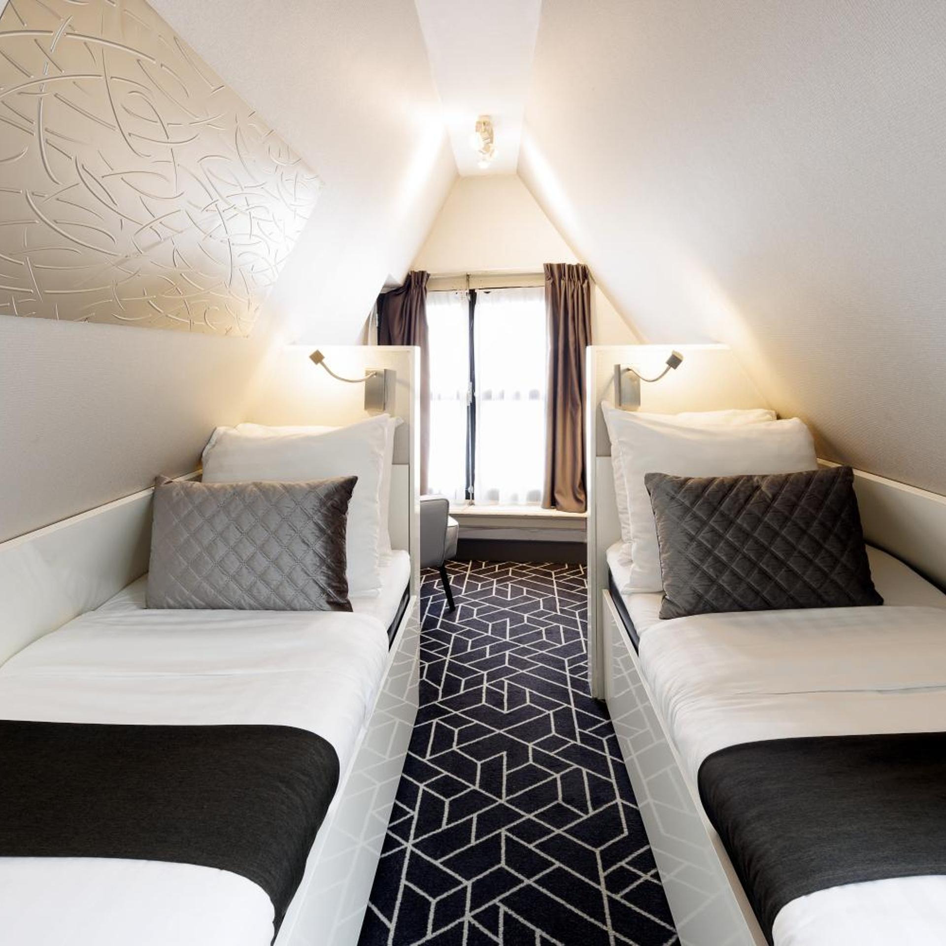 ROOM, TWIN BEDS, ATTIC
