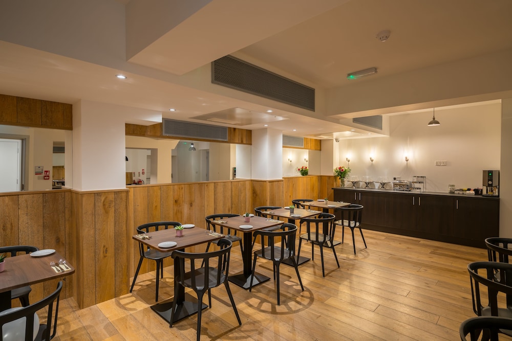 Pelican London Hotel And Residence 28/37
