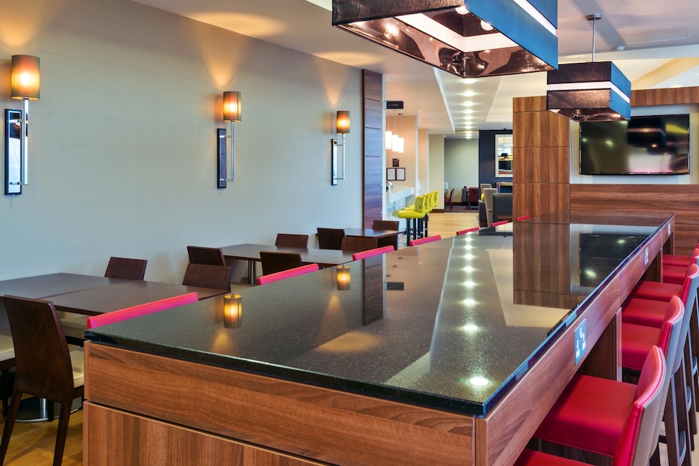 HAMPTON BY HILTON LONDON LUTON AIRPORT 5/50