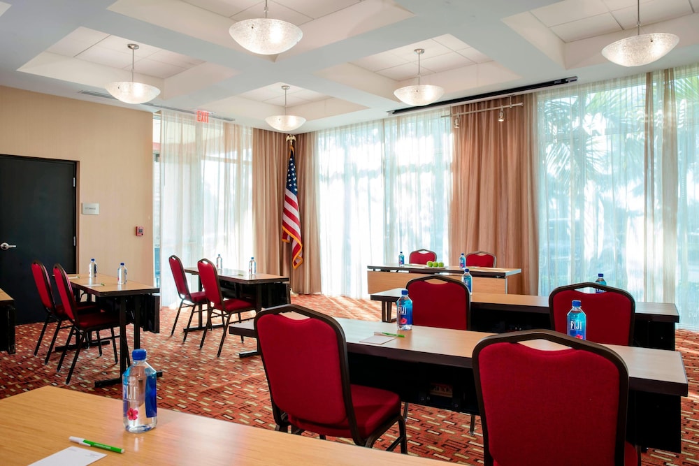 Courtyard By Marriott Miami Homestead 31/35