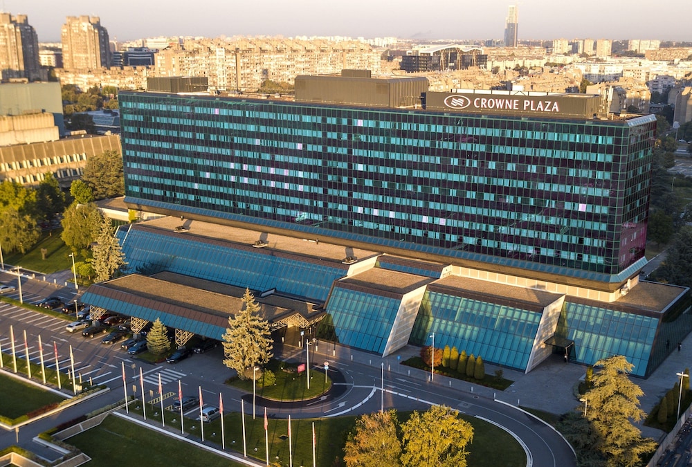 Crowne Plaza Belgrade 46/85