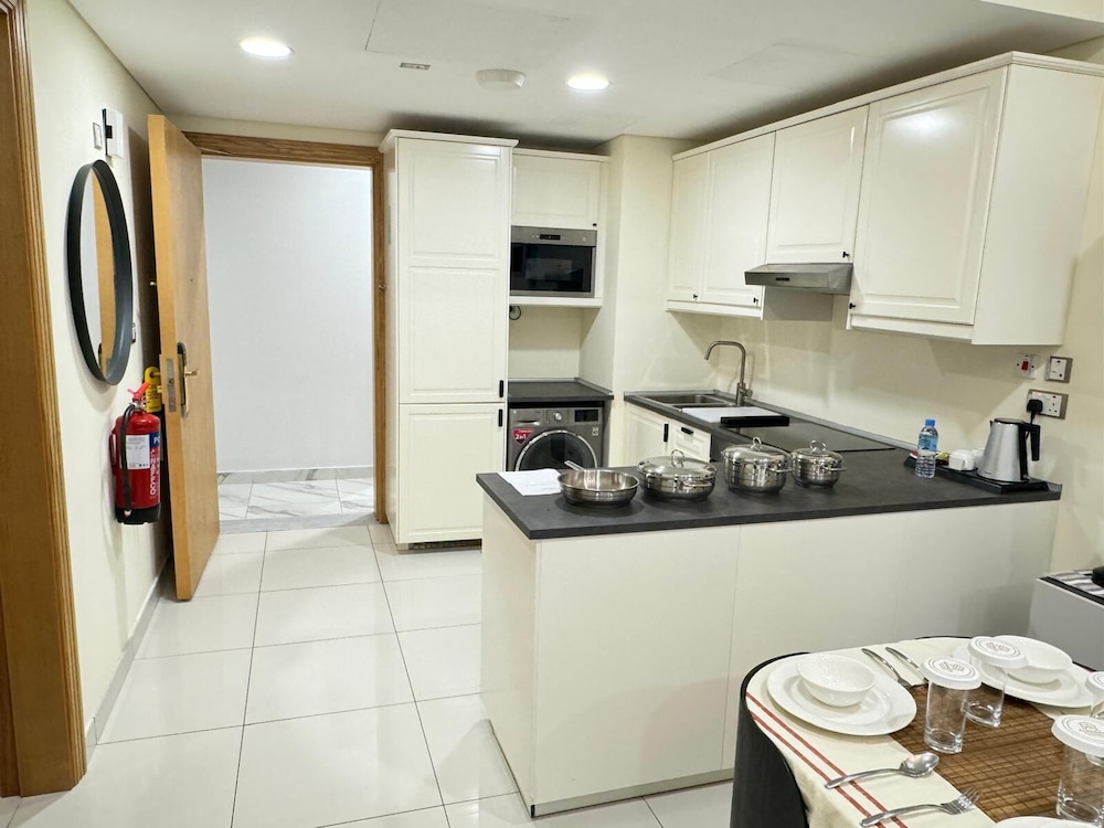 Al Manzil Residence & Suites 54/54