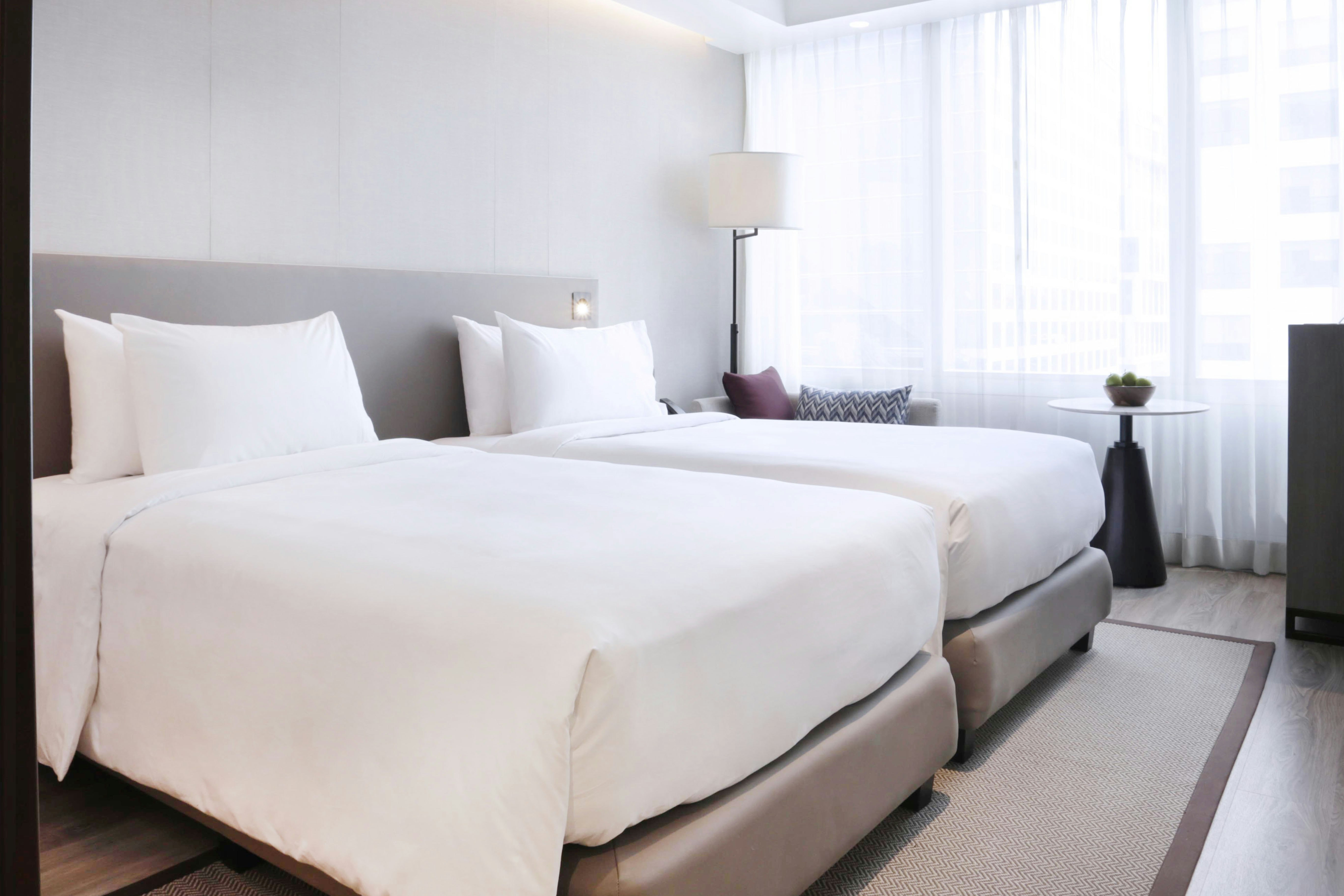 DELUXE, TWIN BEDS