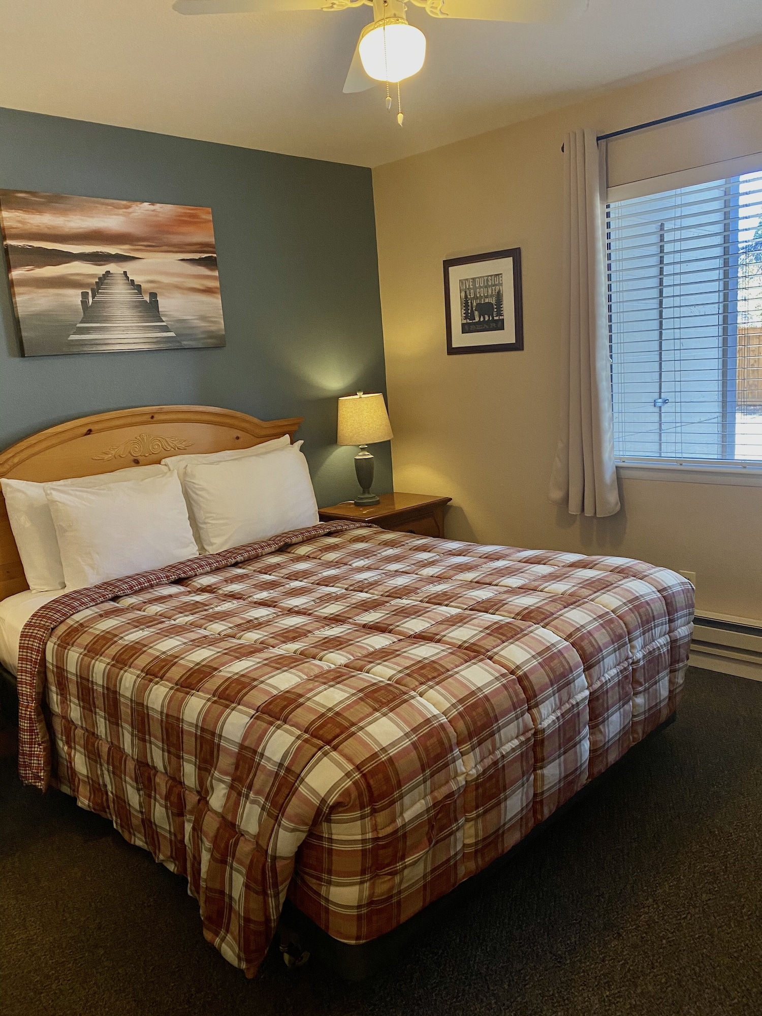1 BEDROOM, CONDO, LAKE VIEW