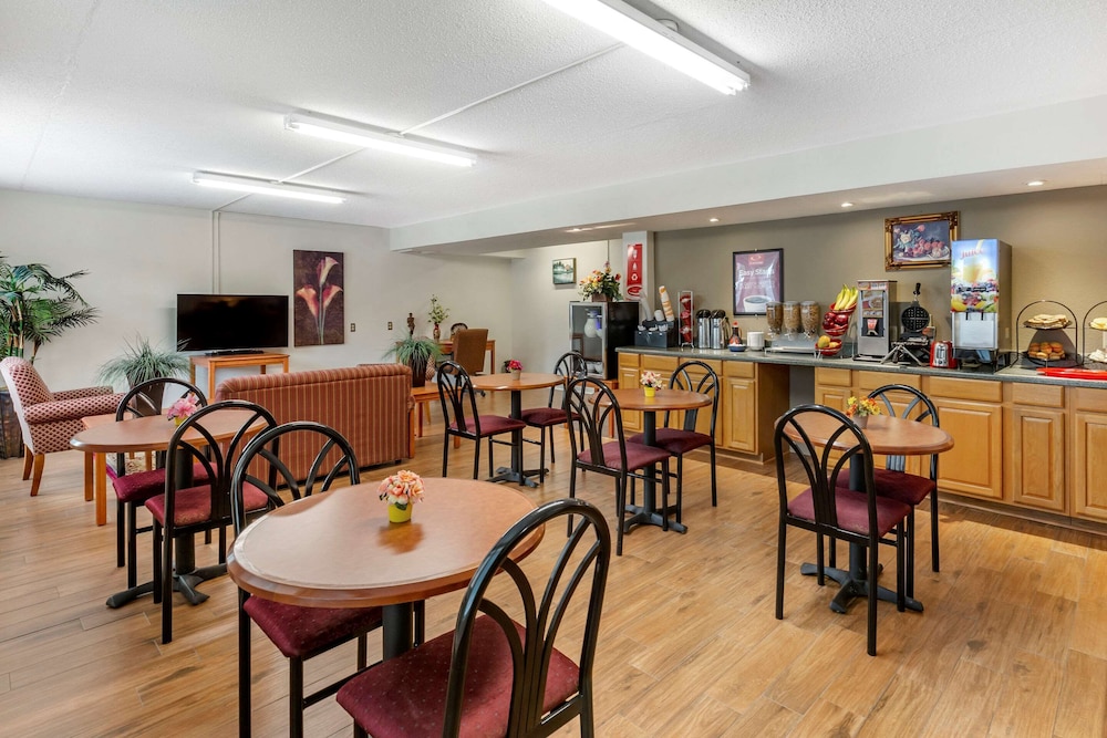 restaurant cafeteria