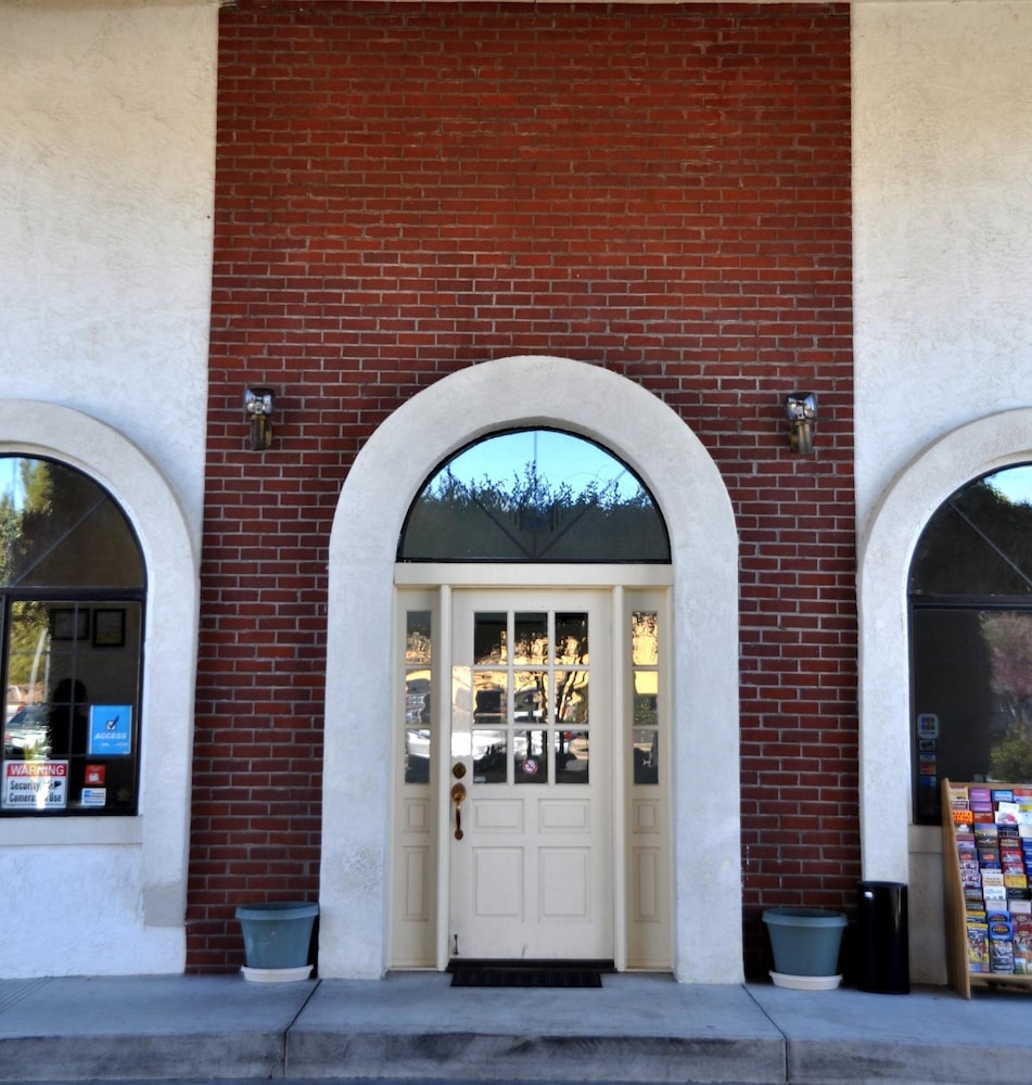 Studio6 Suites Cameron Park, CA - Folsom 7/40