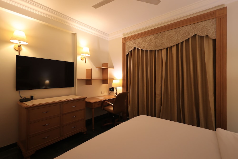 SAVOY SUITES Noida 15/34
