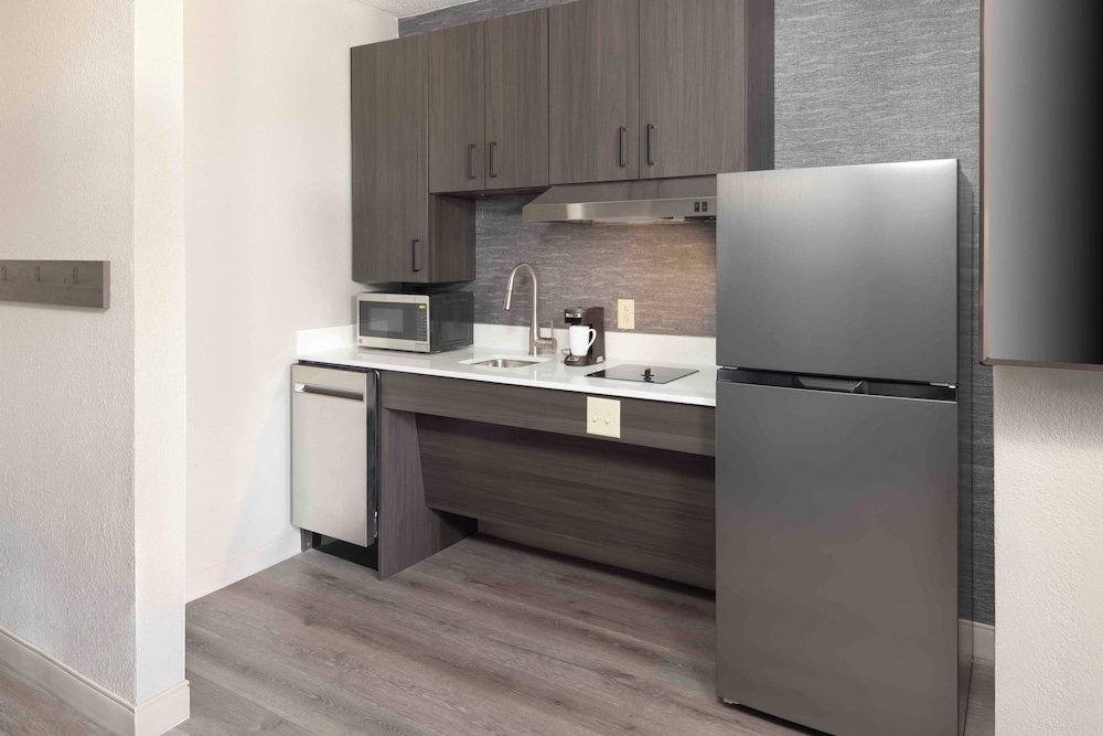 Hyatt Place Boston/Medford 7/49