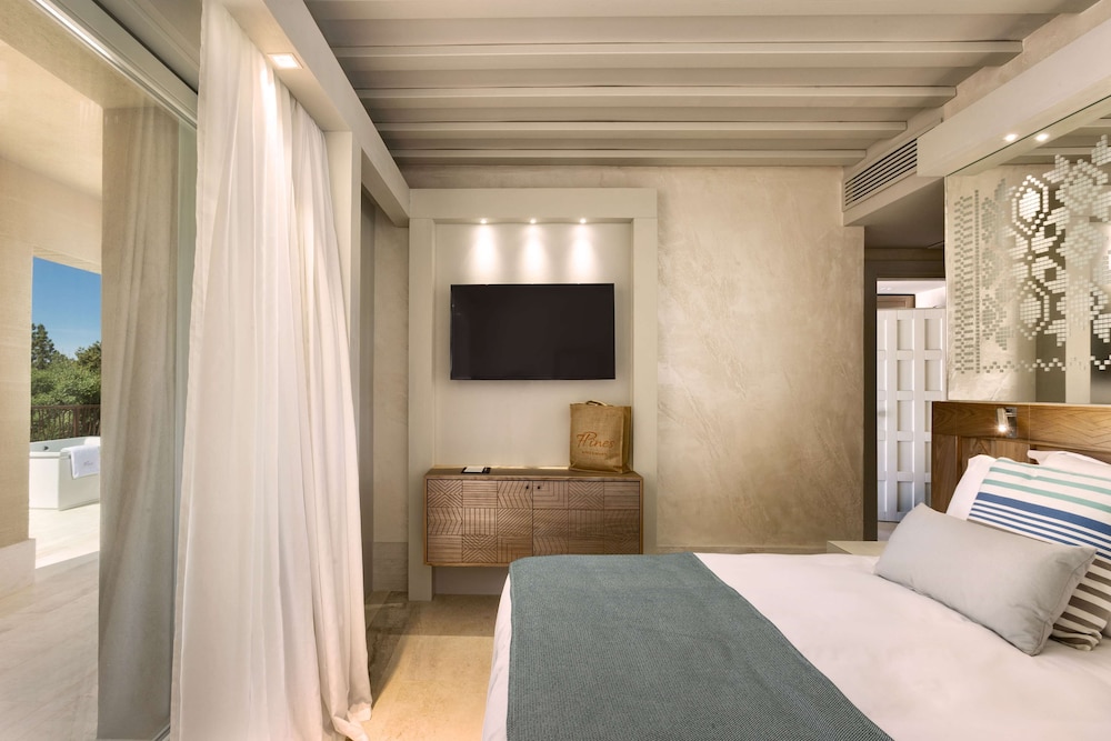 7Pines Resort Sardinia 40/50