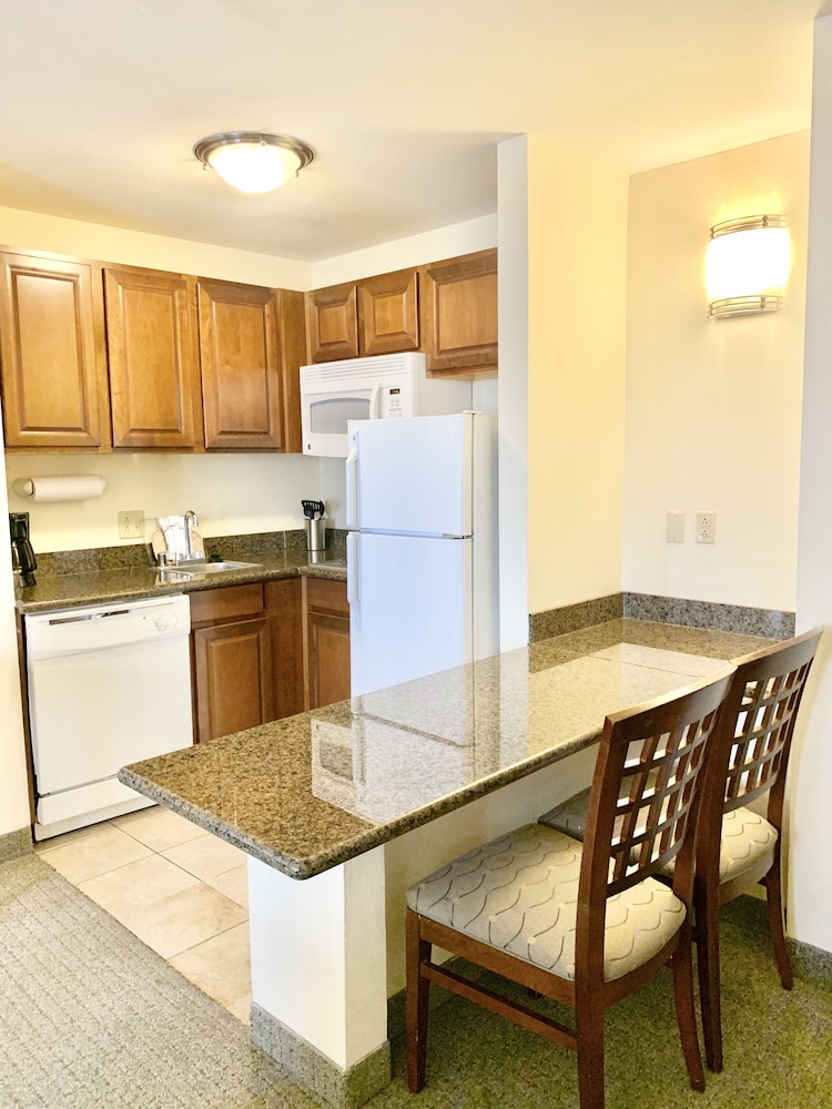 Staybridge Suites Albuquerque Airport 45/59