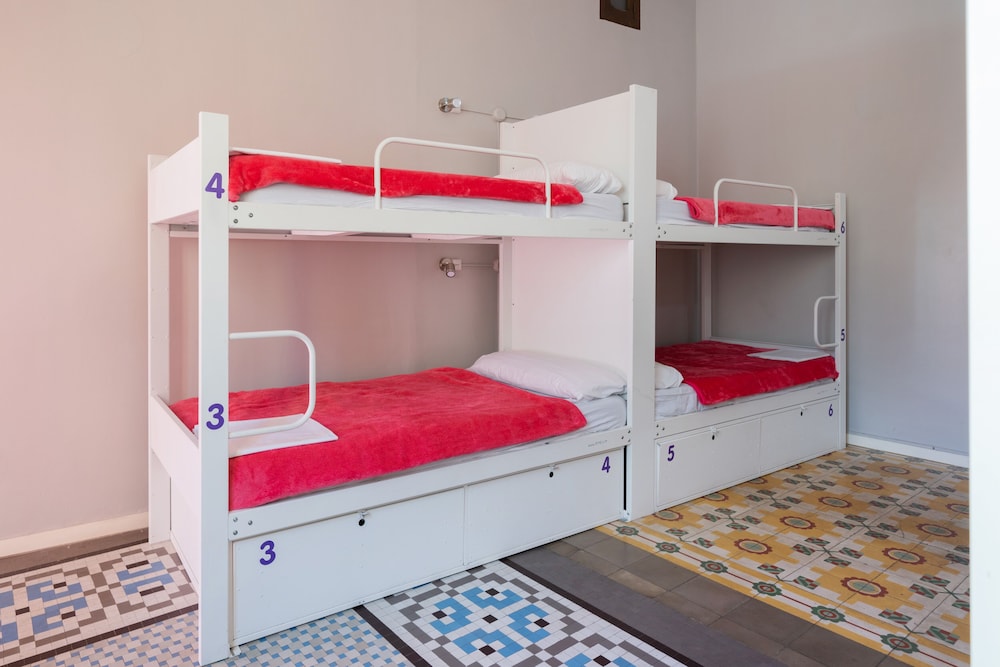 Purple Nest Hostel 30/60