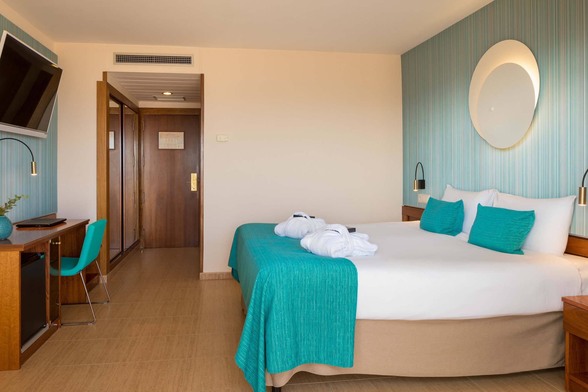 SUPERIOR, DOUBLE BED, SEA VIEW