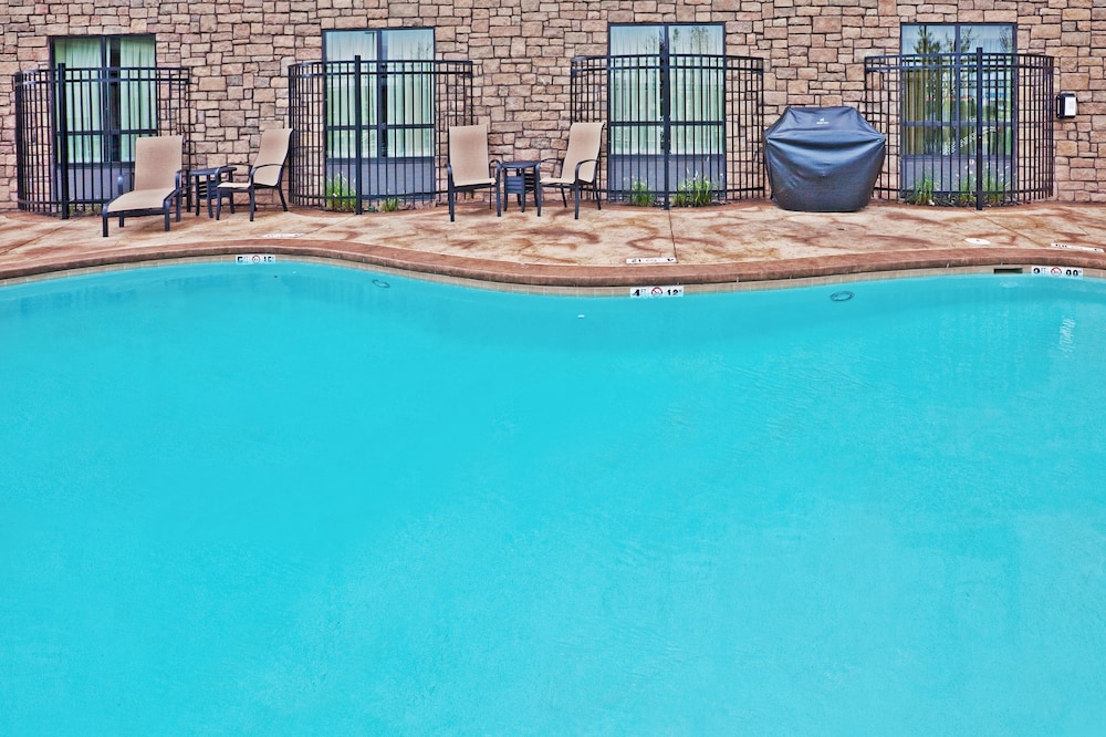 Holiday Inn Hotel & Suites Stillwater - University West 7/60