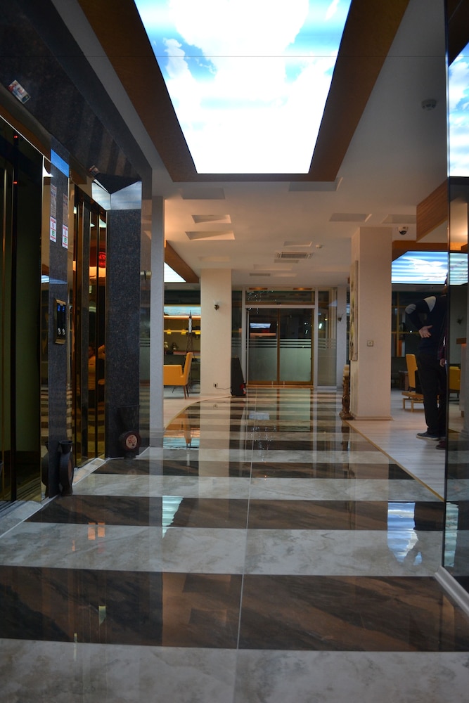 Altinpark Hotel 3/18