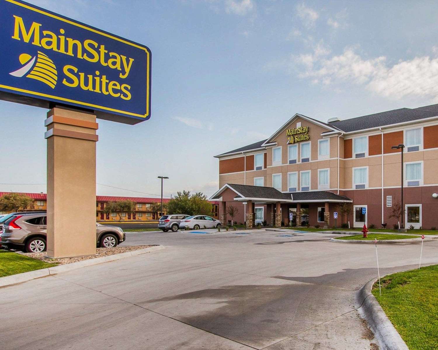 MainStay Suites Grand Island 18/19