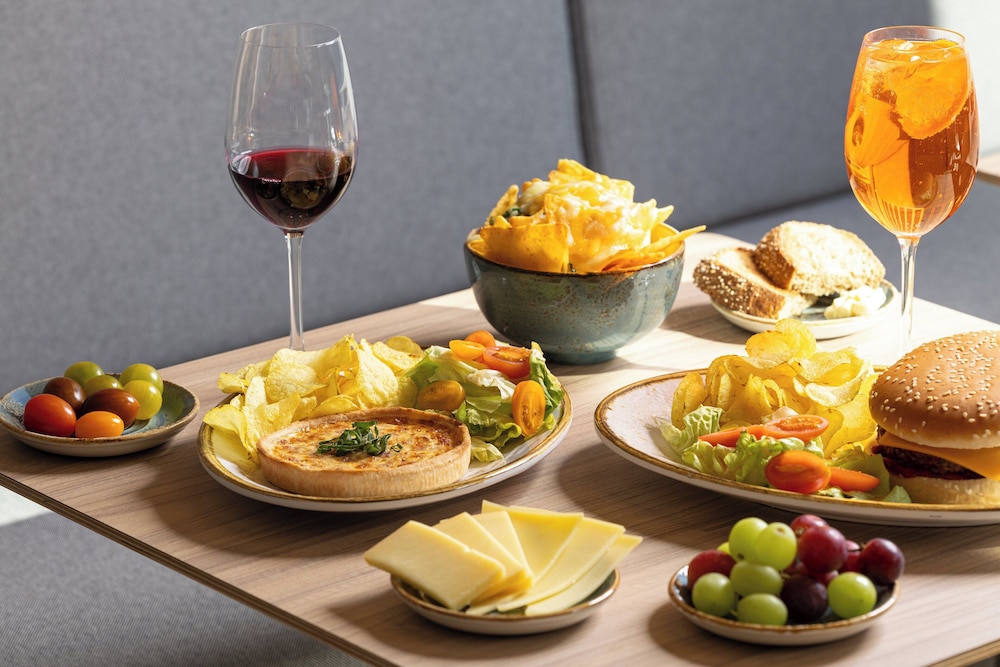 Holiday Inn Express and Suites Sion By IHG 39/50